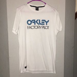 Oakley t shirt